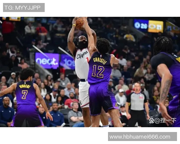 15年快船与火箭激战回顾比分对比及精彩瞬间分析