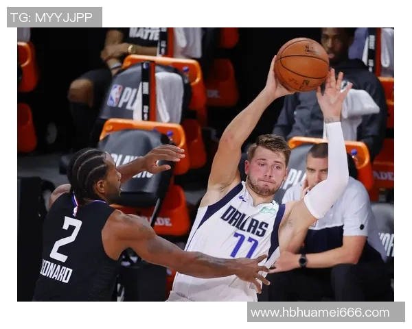 快船与凯尔特人激战正酣比分胶着精彩瞬间回顾与分析 快船与凯尔特人激战正酣比分胶着精彩瞬间回顾与分析