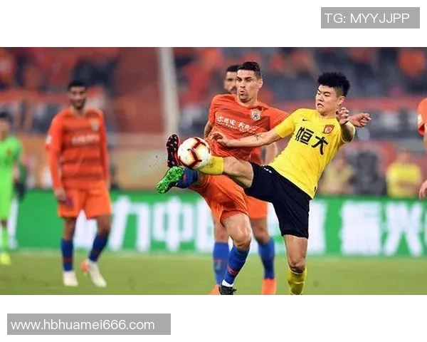 恒大与山东鲁能巅峰对决谁能在中超赛场再创辉煌