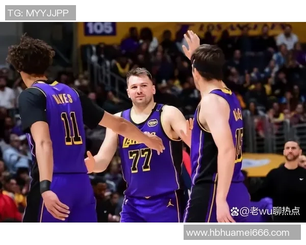 2014年雷霆与湖人激战回顾：经典对决与球星风采的精彩瞬间